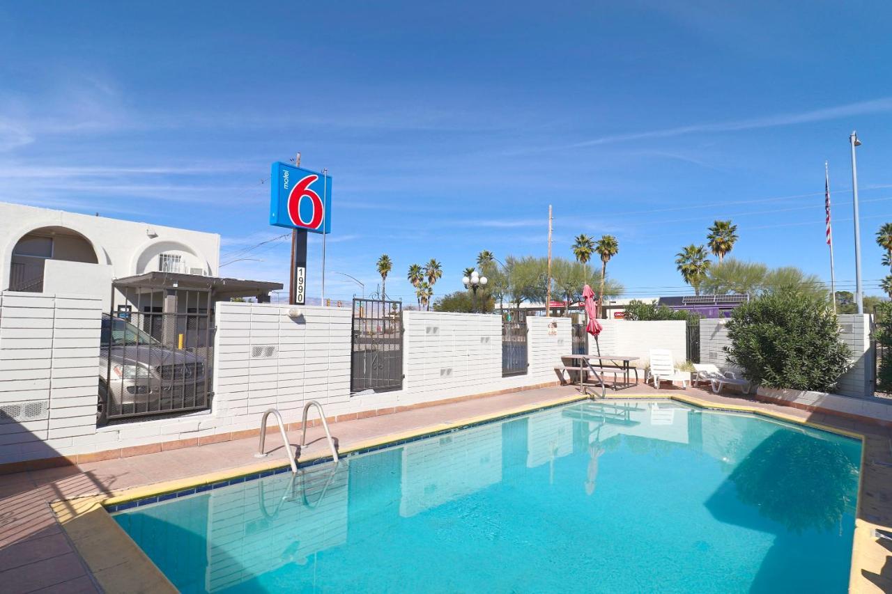 Motel 6 Tucson, Az - East Williams Center Екстер'єр фото