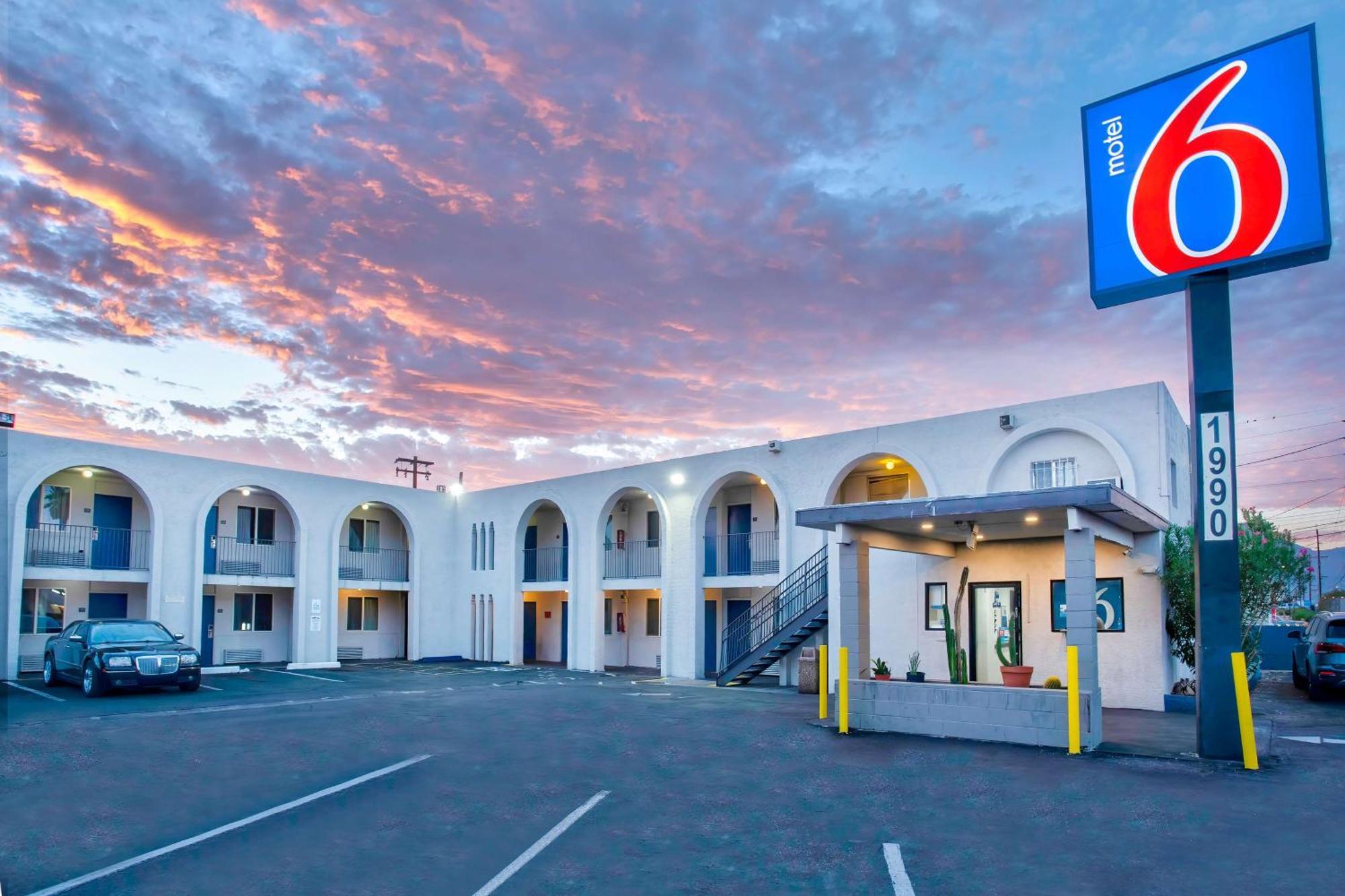 Motel 6 Tucson, Az - East Williams Center Екстер'єр фото